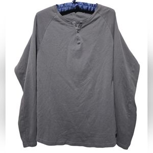 Alphalete Men’s Lux Long Sleeve Performance Stretch Henley Shirt Dark Grey M
